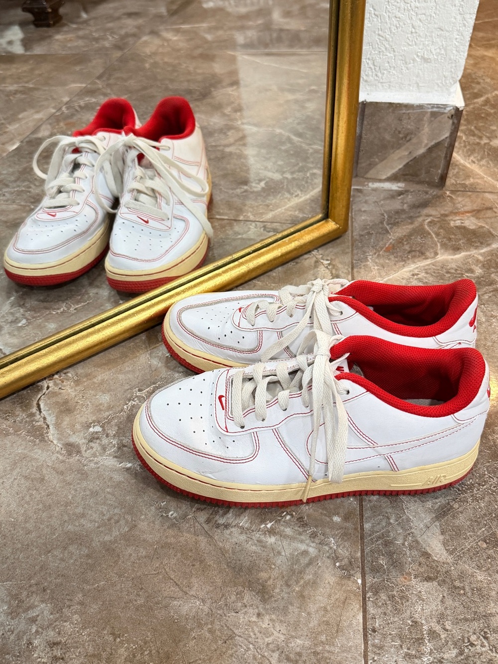 Nike White and Red Kids Low-Top Sneakers